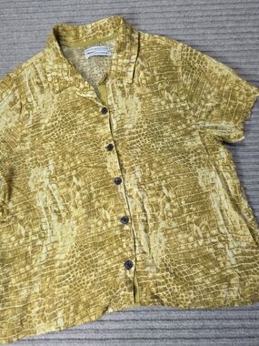 Urban Outfitters Women's Snake Print Button Down Size Medium Mustard Yellow